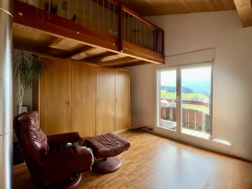 Casa bifamiliare con studio separato