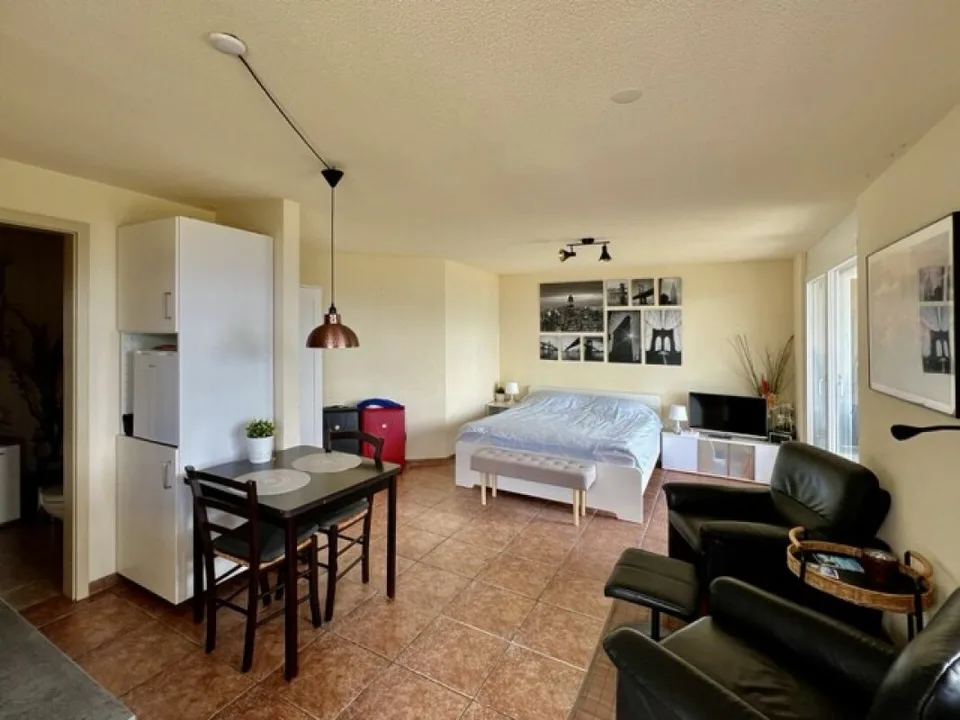 Casa bifamiliare con studio separato