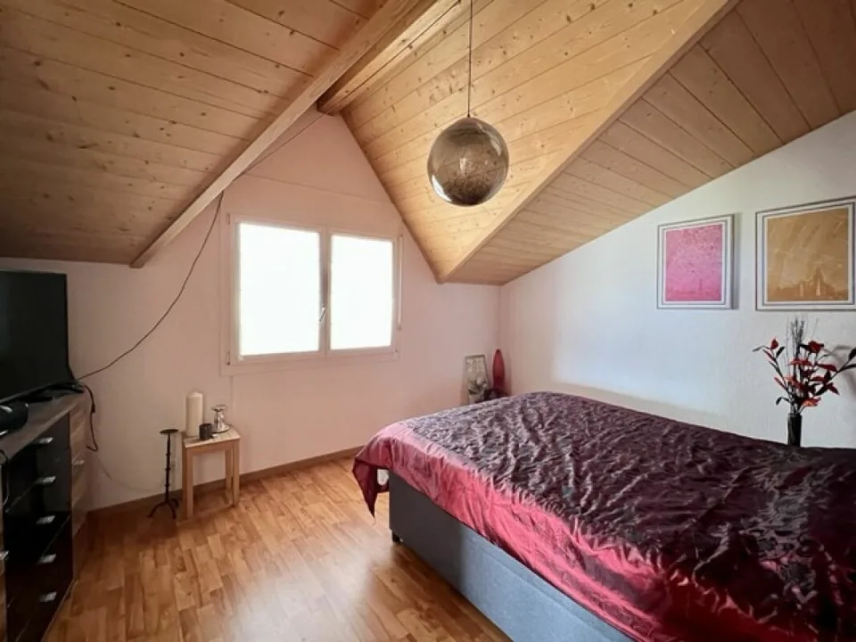 Casa bifamiliare con studio separato