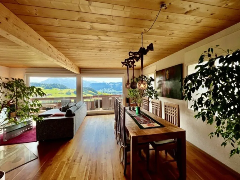 Casa bifamiliare con studio separato