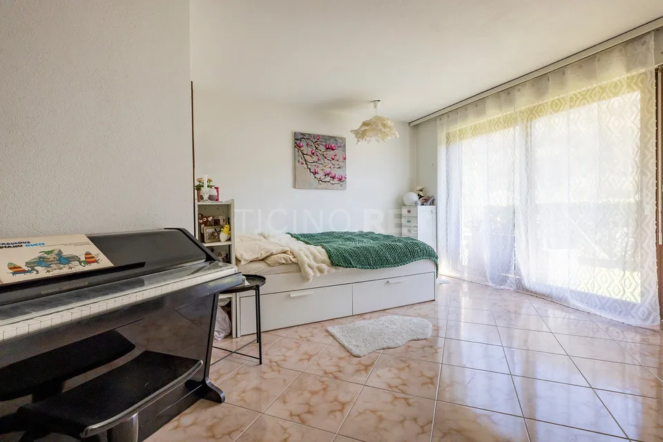 Villa near the lake in Figino – Privacy, nature and possibility of a two-family home just a few minutes from Lugano