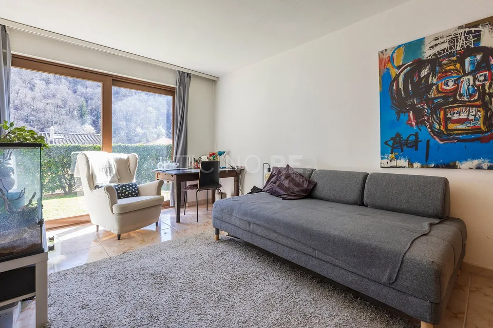 Villa near the lake in Figino – Privacy, nature and possibility of a two-family home just a few minutes from Lugano