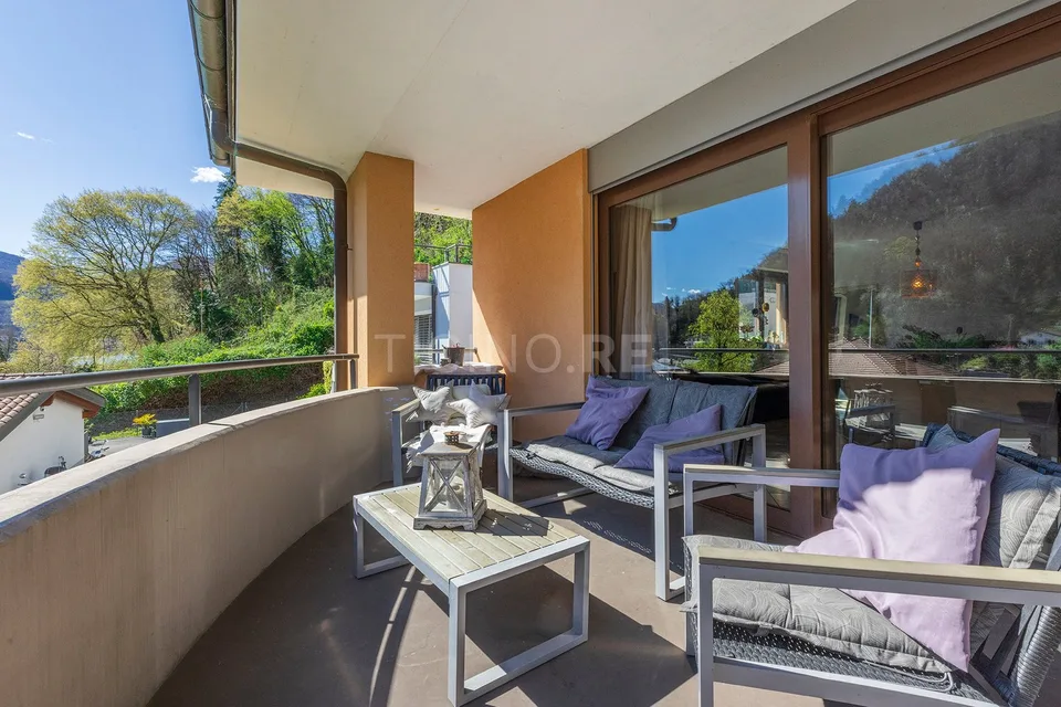 Villa near the lake in Figino – Privacy, nature and possibility of a two-family home just a few minutes from Lugano