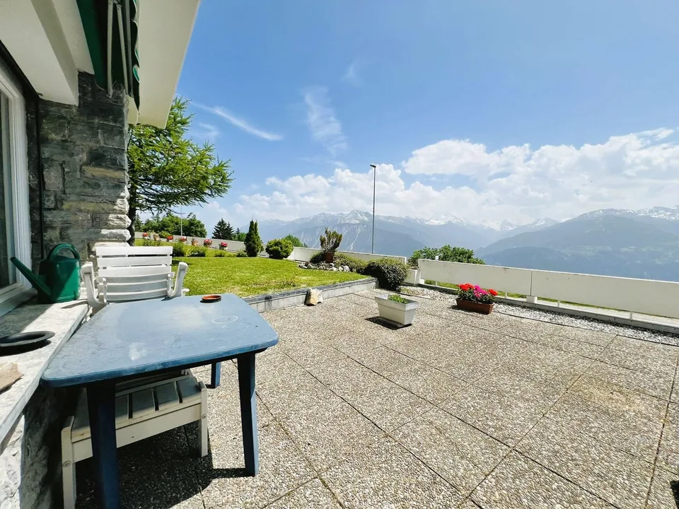 STAGIONALE: Magnifico 3.5 locali rinnovato - Spazioso & luminoso - Superba vista - Ben situato - Zona tranquilla