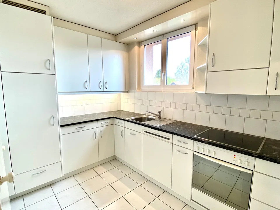 Beautiful, spacious 3-room apartment for rent in a central location in Muri near Bern