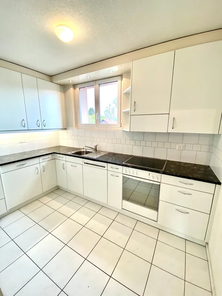 Beautiful, spacious 3-room apartment for rent in a central location in Muri near Bern