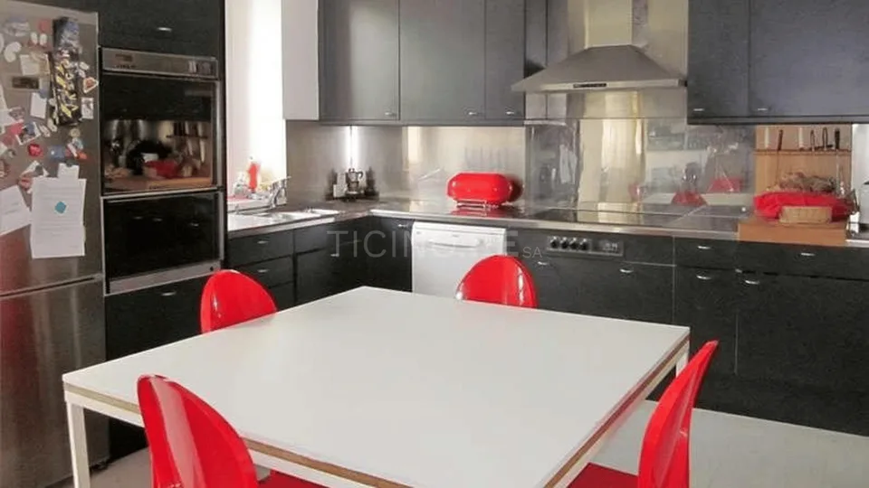 Historic Villa in Lugaggia – 12.5 rooms on 3 floors