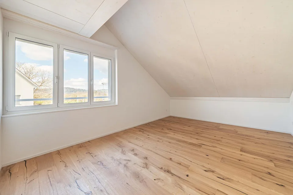 Exklusive 4.5 Zimmer-Galeriewohnung mit grosser Loggia und hochwertigen Ausbau