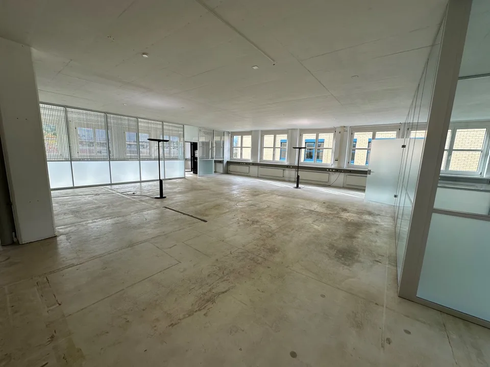 Bureau/Espace commercial à Effretikon