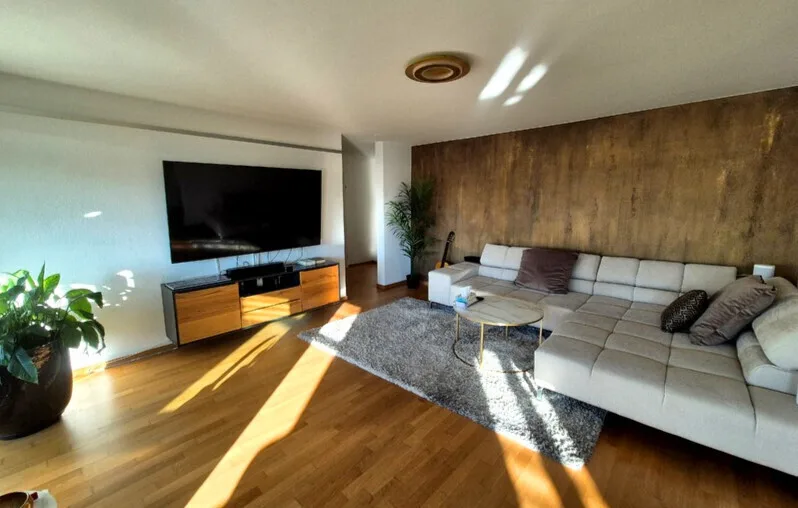 2½ ZI-WOHNUNG IN ZÜRICH - KREIS 9 ALTSTETTEN, MÖBLIERT, TEMPORÄR
