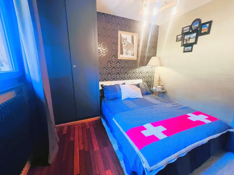 SAISONAL: Prachtiges 4.5-Zimmer-Wohnung renoviert - Außergewöhnliche Panoramablick - Gut gelegen - Ruhige Lage