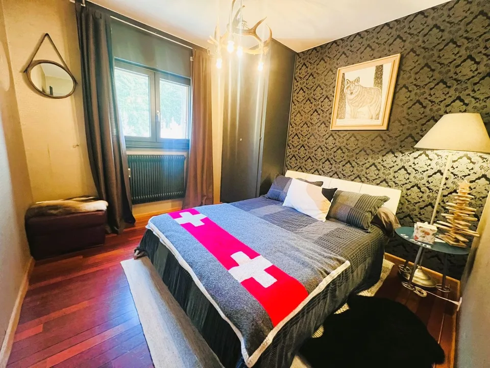 SAISONAL: Prachtiges 4.5-Zimmer-Wohnung renoviert - Außergewöhnliche Panoramablick - Gut gelegen - Ruhige Lage