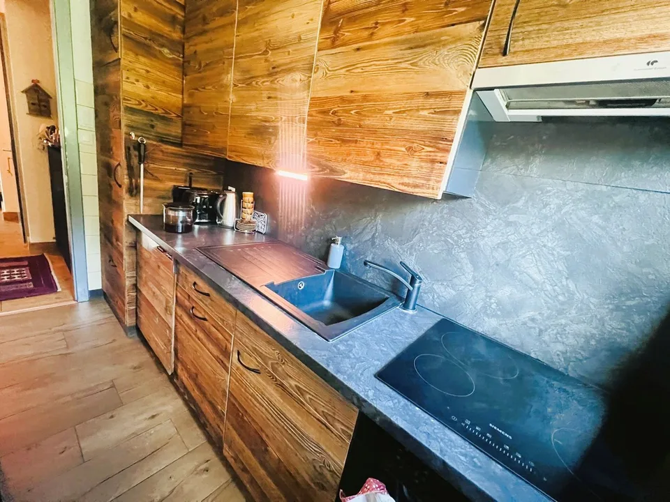 SAISONAL: Prachtiges 4.5-Zimmer-Wohnung renoviert - Außergewöhnliche Panoramablick - Gut gelegen - Ruhige Lage