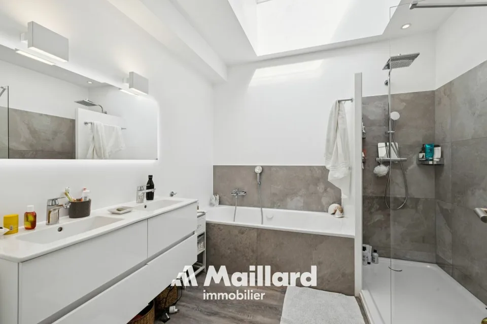 Superba attico contemporaneo con terrazza privata di oltre 100 m²