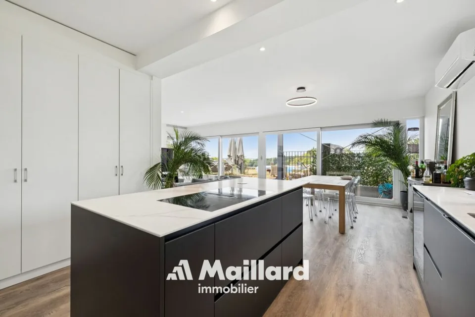 Superba attico contemporaneo con terrazza privata di oltre 100 m²