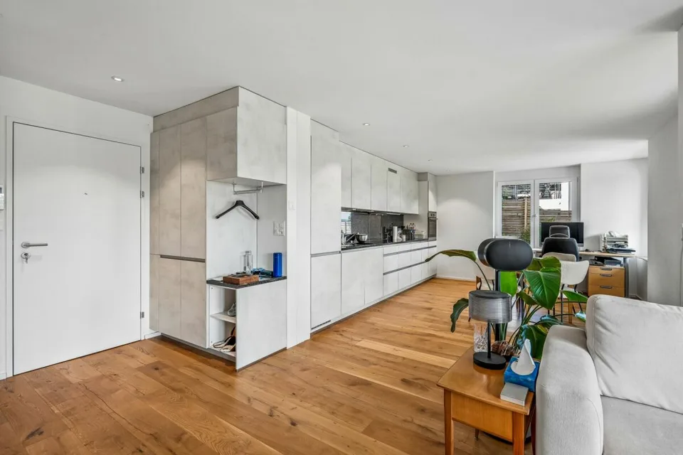Appartement-jardin 2.5 pièces avec vue sur le Limmattal