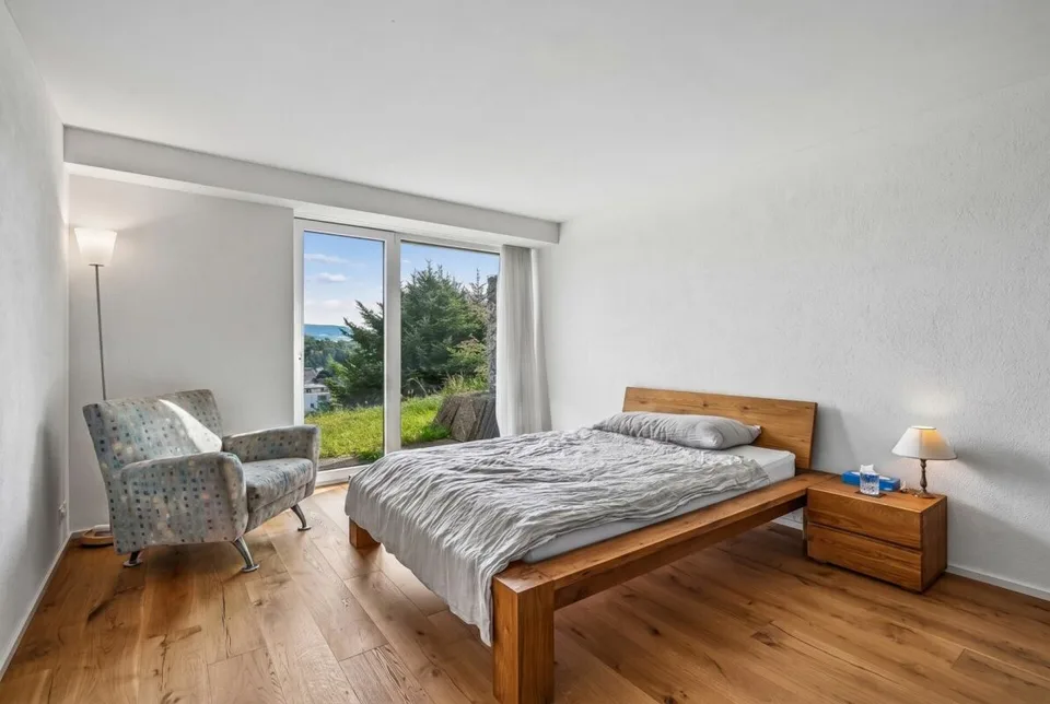 Appartement-jardin 2.5 pièces avec vue sur le Limmattal