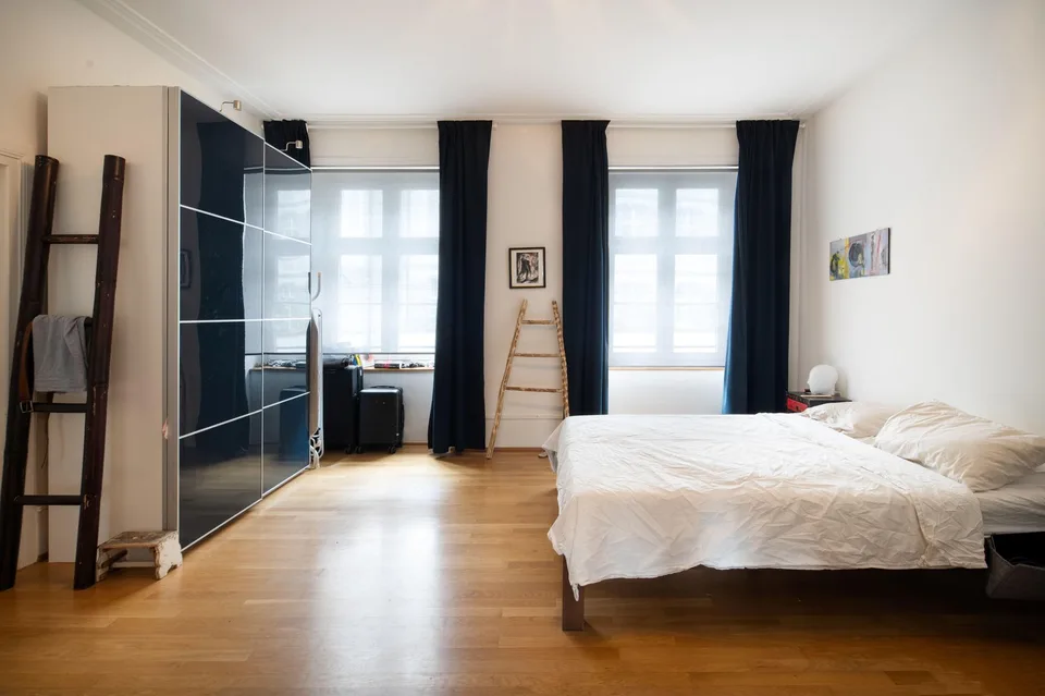 Appartamento esclusivo con grande terrazza sul tetto direttamente sul Reno