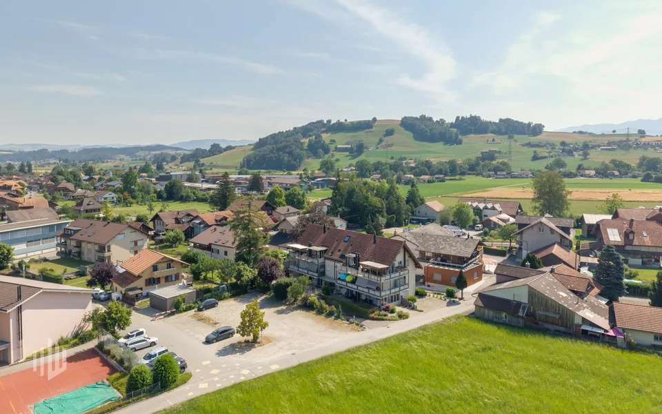 ImmoWyss -  Grosszügige 5,5-Zimmer Gartenwohnung an ruhiger Lage