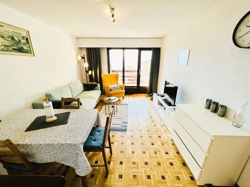 À LA SAISON : Spacieux et lumineux 2.5 pces rénové - Magnifique vue - Lieu calme - Bien situé