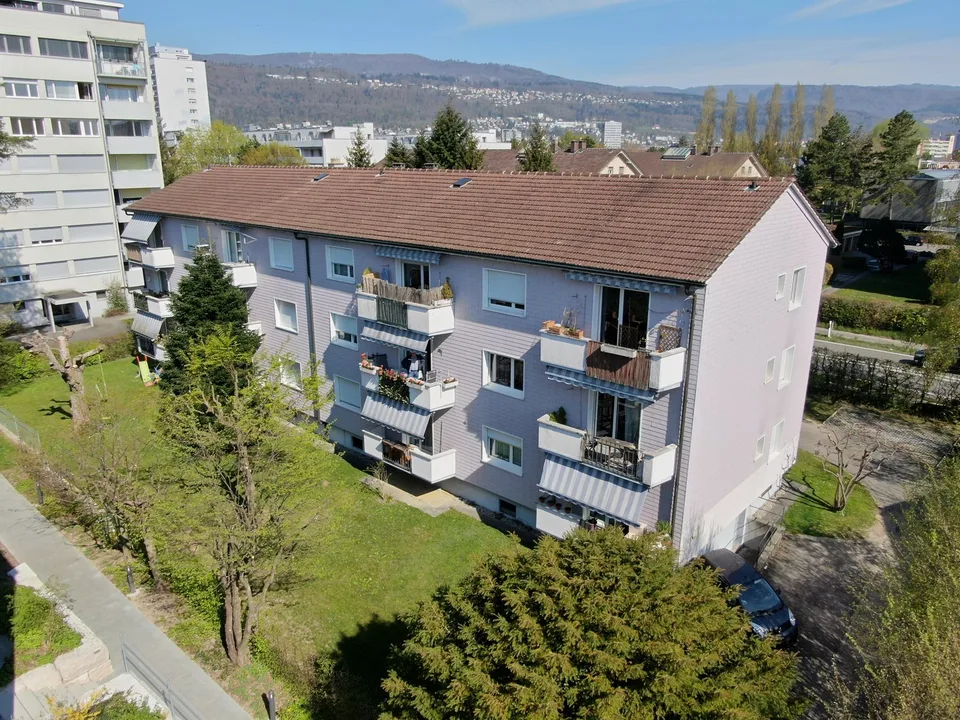 Stadtgrenze Biel/Nidau - Renovierte 3-Zimmerwohnung mit Balkon