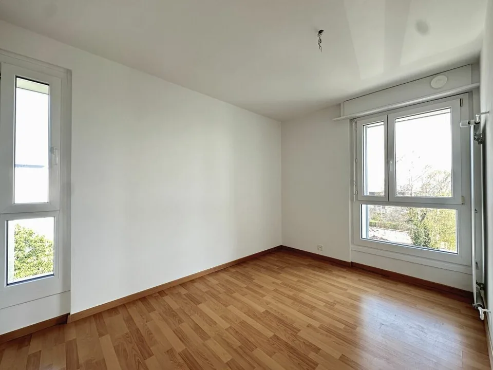 Beautiful 4.5-room apartment in quiet neighborhood!