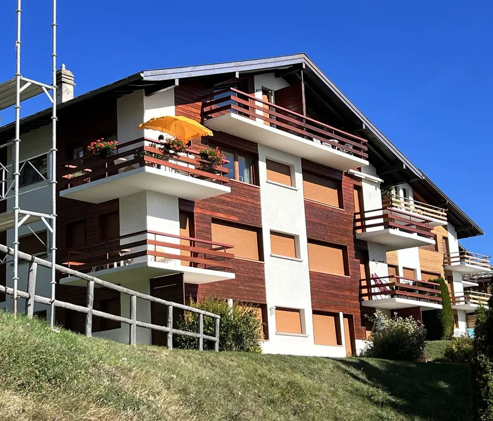 Mansarda - Spazioso e luminoso 2.5 locali ristrutturato – Vista straordinaria – Luogo tranquillo