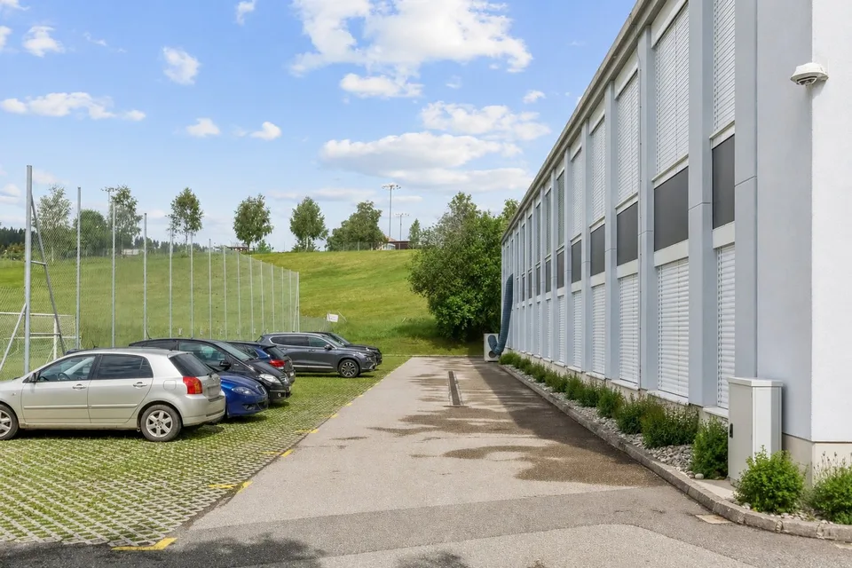 Industriegebäude mit Rendite, vollständig vermietet - Investitionsmöglichkeit