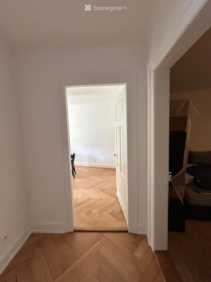 Schöne Dachgeschoß Wohnung mit Charme