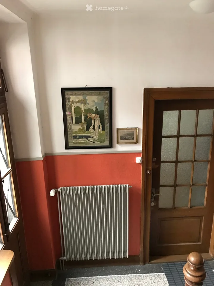 Schöne Dachgeschoß Wohnung mit Charme