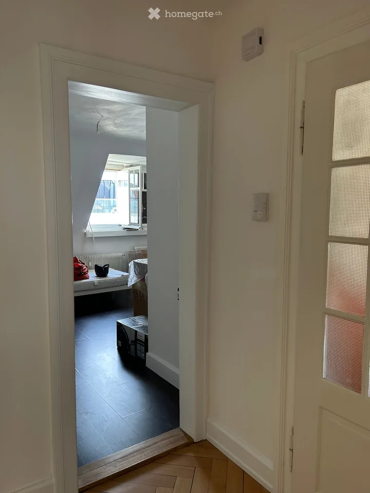 Schöne Dachgeschoß Wohnung mit Charme