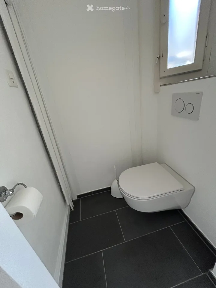 Schöne Dachgeschoß Wohnung mit Charme