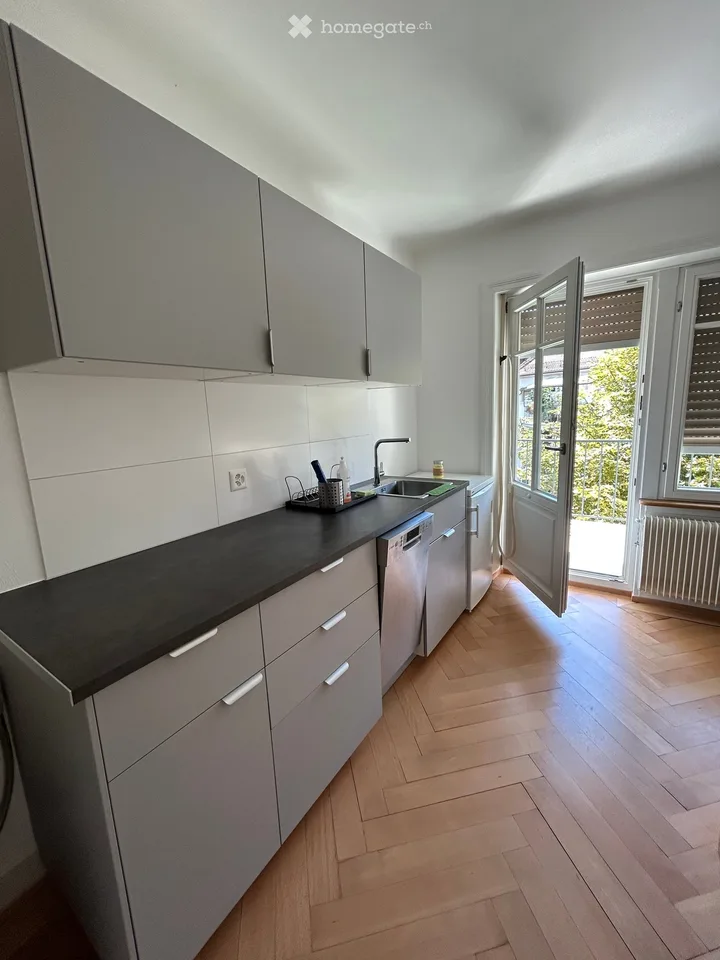 Schöne Dachgeschoß Wohnung mit Charme