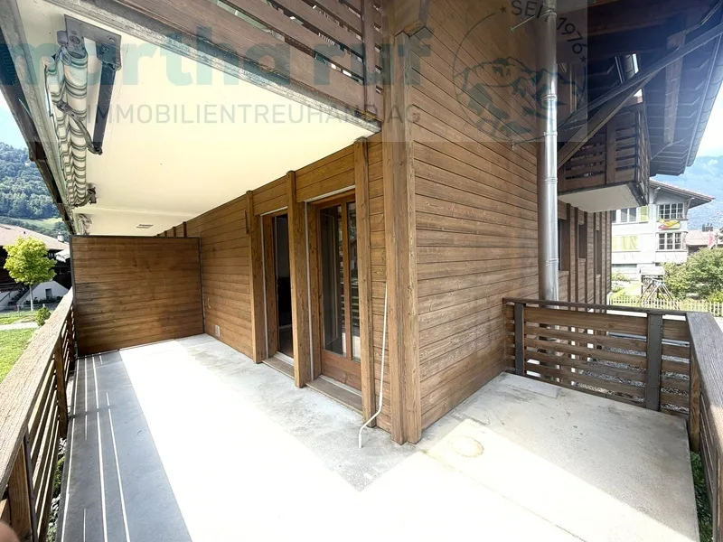 Behagliche 2.5- Zimmer Ferienwohnung mit Cheminée und Balkon