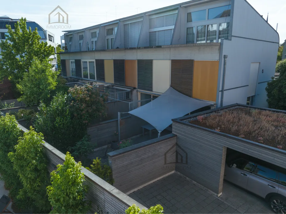 Attractive semi-detached house in a preferred residential area