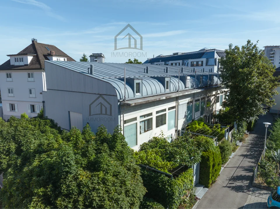 Attractive semi-detached house in a preferred residential area