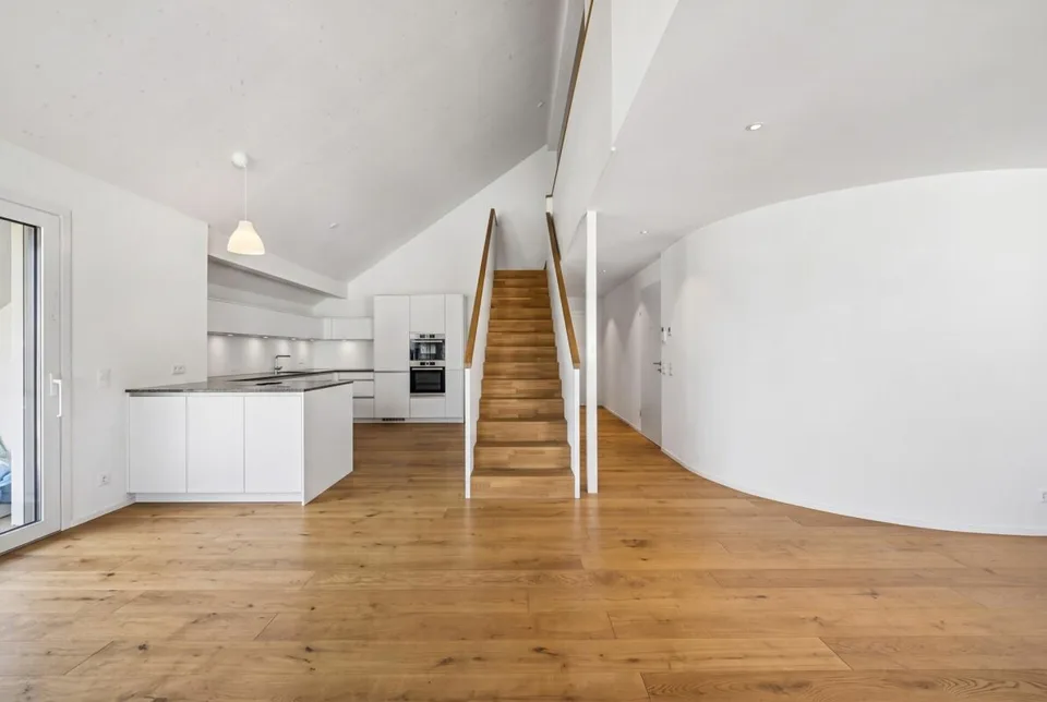 5.5-Zimmer-Maisonettewohnung mit Weitsicht ins Limmattal