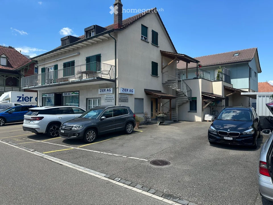 Espace commercial et de détail sur la Bahnhofstrasse à Pfungen