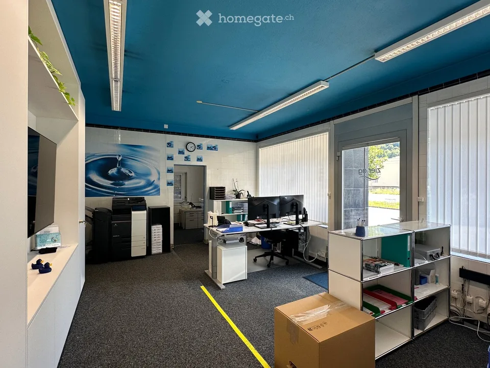 Espace commercial et de détail sur la Bahnhofstrasse à Pfungen