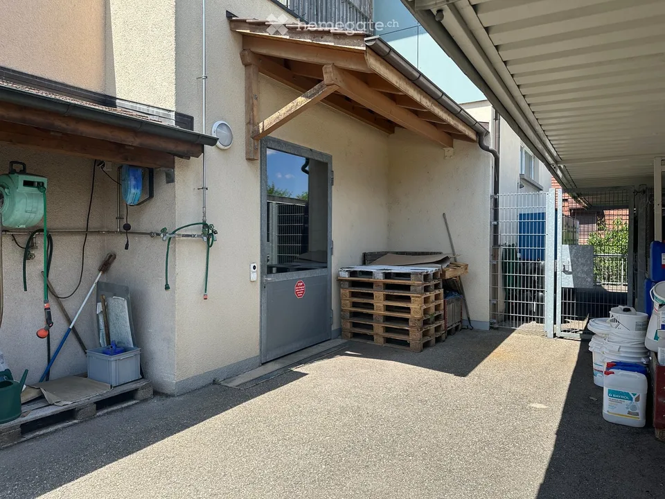 Espace commercial et de détail sur la Bahnhofstrasse à Pfungen