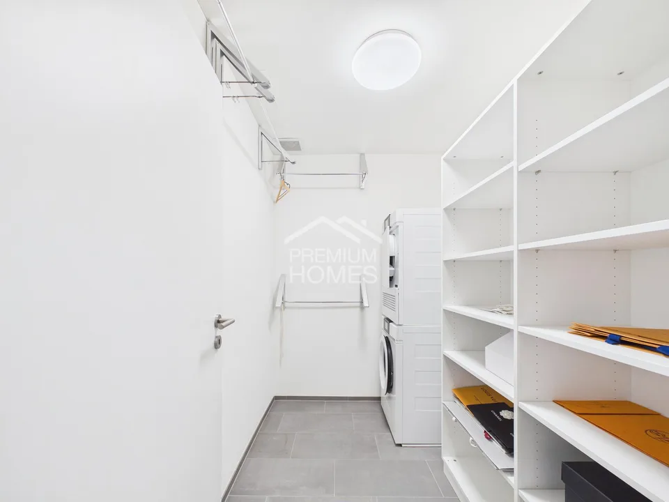 Fully furnished &amp; ready to move in - 3.5 rooms in Zurich-Affoltern!