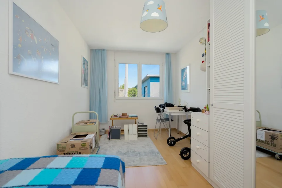 Modernes Attikawohnen im Zentrum von Bolligen