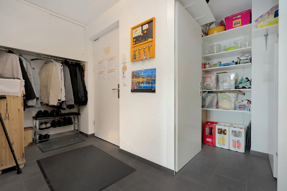 Modernes Attikawohnen im Zentrum von Bolligen