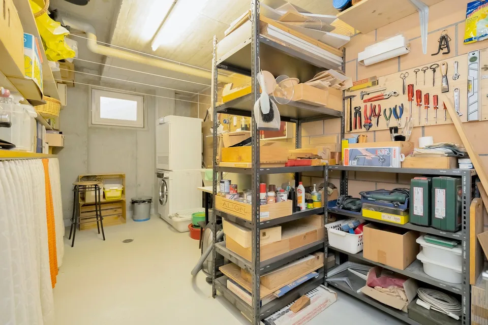 Modernes Attikawohnen im Zentrum von Bolligen