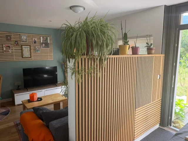 Vendita di una casa con due appartamenti ristrutturati, giardino e annessi
