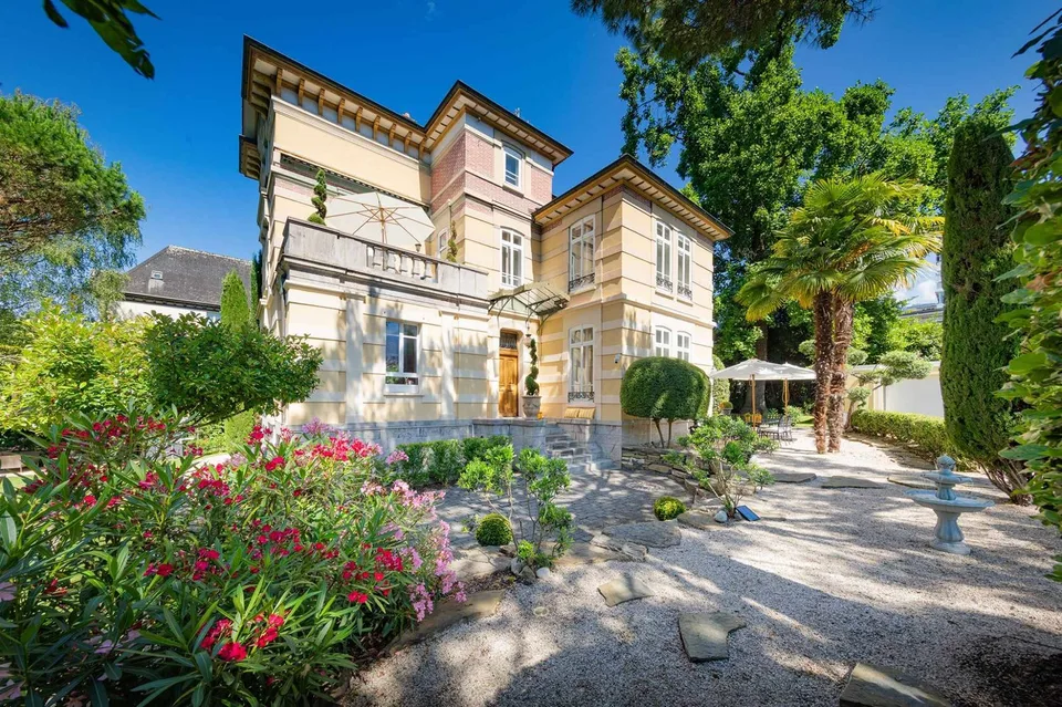 Propriété de prestige à deux pas du lac