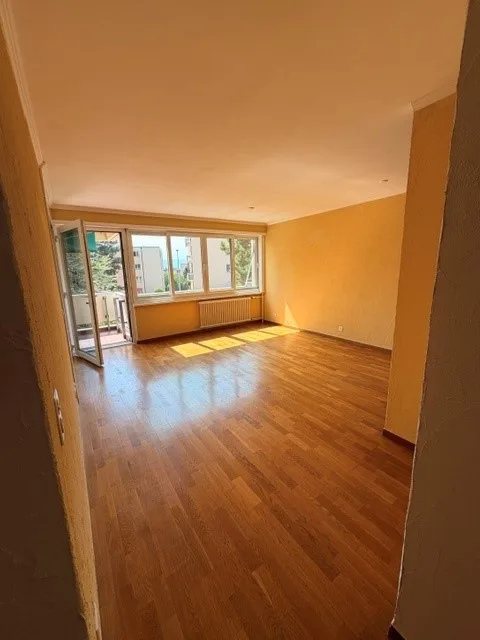 Drei-Zimmer-Wohnung mit Balkon in Mont-sur-Rolle