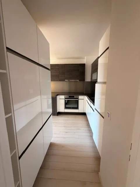 Drei-Zimmer-Wohnung mit Balkon in Mont-sur-Rolle