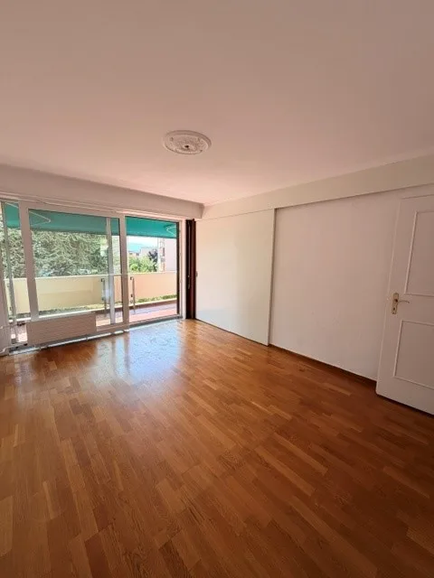 Drei-Zimmer-Wohnung mit Balkon in Mont-sur-Rolle