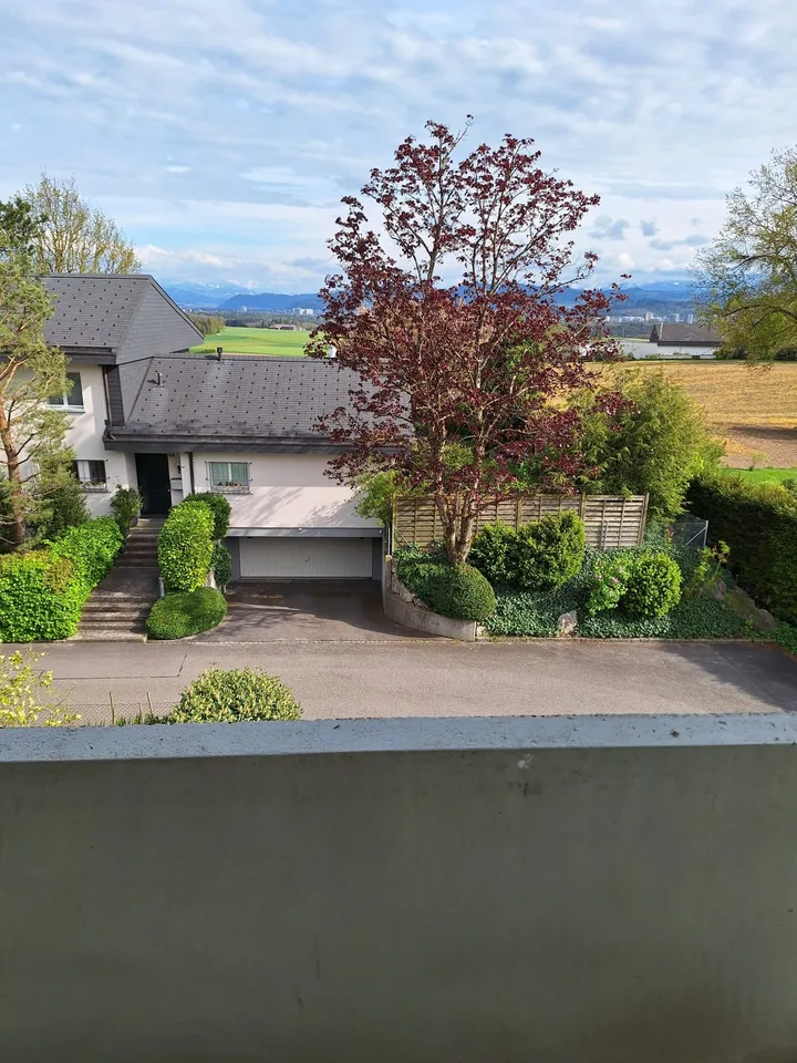 Inviting 4.5-room apartment with balcony in Uettligen
